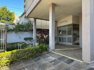 Image 11 - 902282