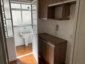 Image 4 - 902282