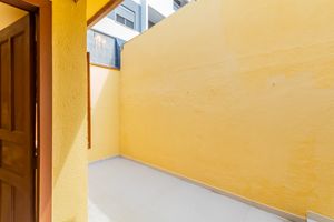 Image 21 - 902318