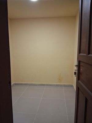 Image 19 - 902318