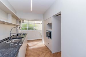 Image 24 - 902610