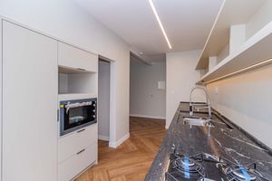 Image 22 - 902610