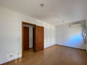 Image 8 - 902740