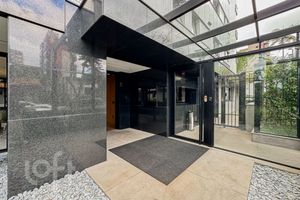 Image 42 - 902882
