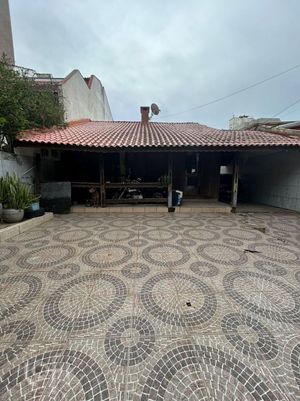 Image 1 - 903652