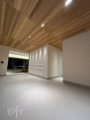 Image 1 - 903930