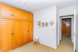 Image 10 - 904062