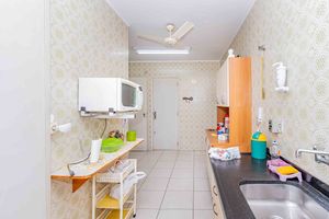 Image 22 - 904062