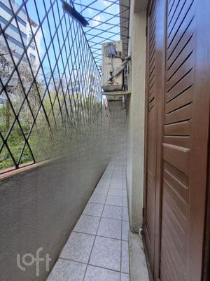 Image 18 - 904265
