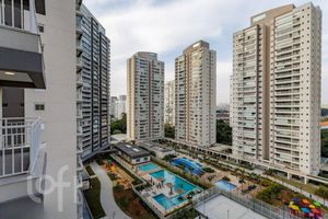 Image 15 - 904529