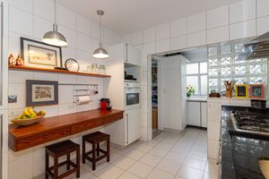 Image 11 - 904567
