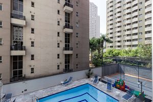 Image 33 - 904567