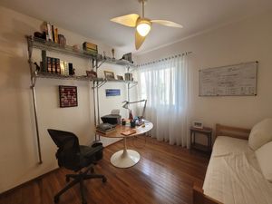 Image 6 - 904567