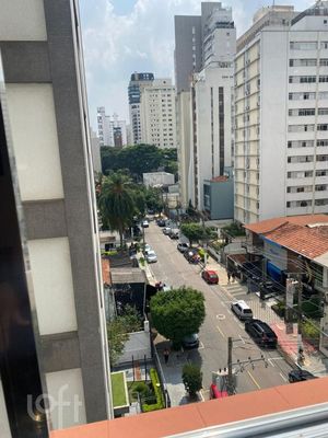 Image 19 - 904702