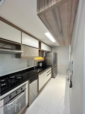 Image 11 - 904875