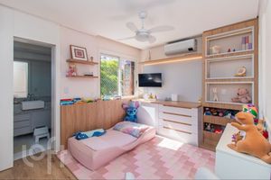 Image 18 - 905439