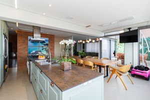 Image 4 - 905542