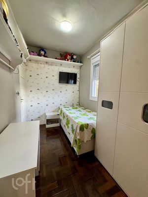 Image 16 - 905587