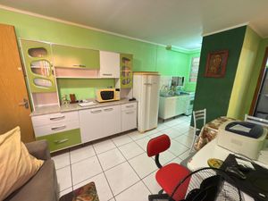 Image 11 - 905897