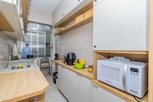 Image 20 - 905955