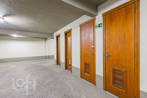 Image 31 - 906007