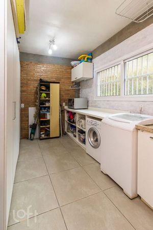 Image 13 - 906306