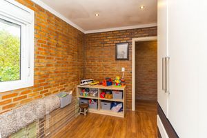 Image 4 - 906306
