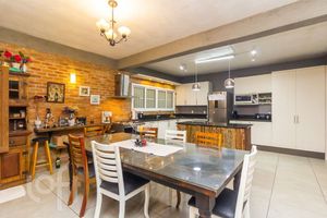 Image 10 - 906306