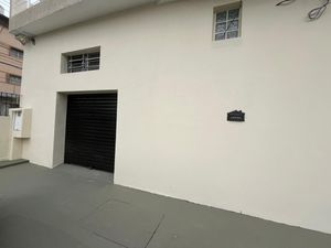 Image 13 - 906520