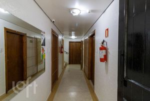 Image 22 - 908311