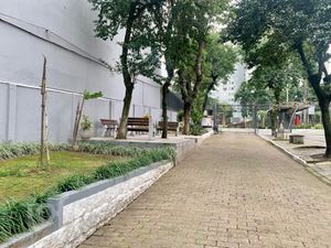 Image 15 - 910352