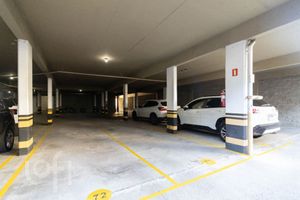 Image 3 - 912996