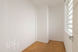Image 34 - 914937