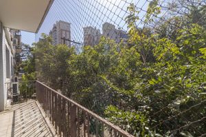 Image 7 - 914937