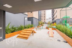 Image 16 - 914947