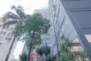 Image 17 - 914958
