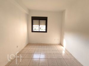 Image 8 - 914978