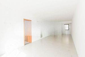 Image 3 - 914993