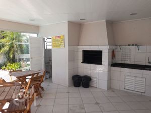 Image 32 - 915002