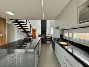 Image 11 - 915005