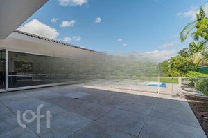 Image 13 - 915012