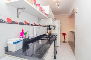 Image 11 - 915042