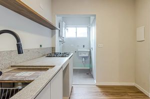 Image 3 - 915043