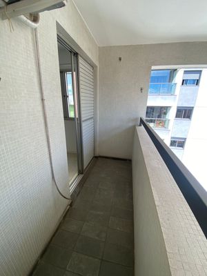 Image 10 - 915044