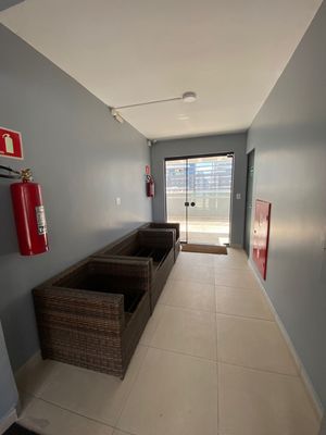 Image 32 - 915044