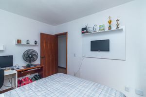 Image 11 - 915143