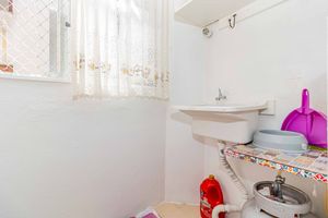 Image 21 - 915144
