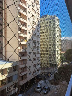 Image 8 - 915160