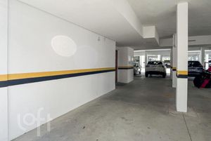 Image 17 - 915171