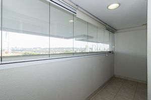 Image 5 - 915179